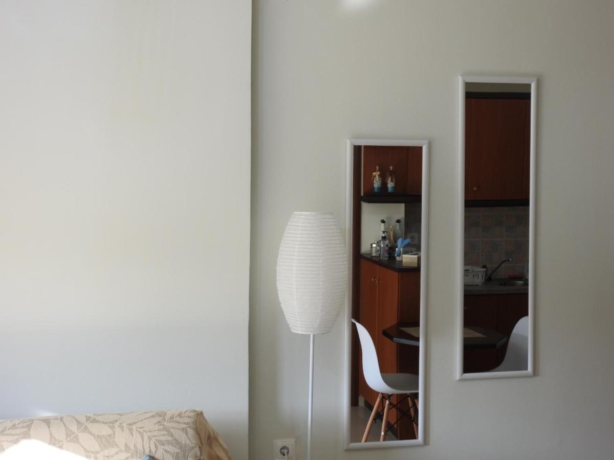 F.K Room 2 Aigio Bagian luar foto