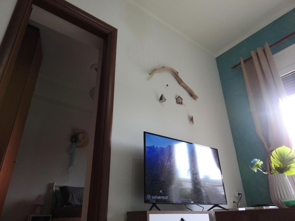F.K Room 2 Aigio Bagian luar foto
